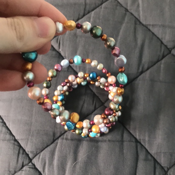 Colored Faux Pearl Bracelet - Picture 5 of 7